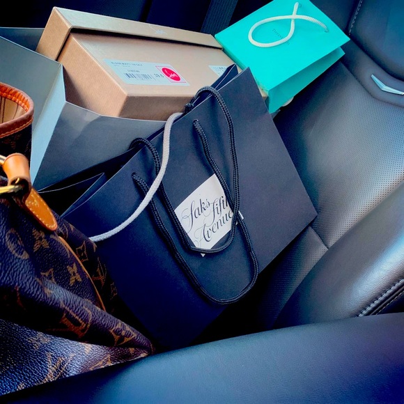 Meet your Posher, Rachel - Picture 1 of 14